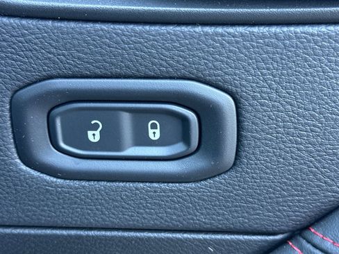 Used 2024 Jeep Wrangler Unlimited Rubicon w/ Convenience Group image 21