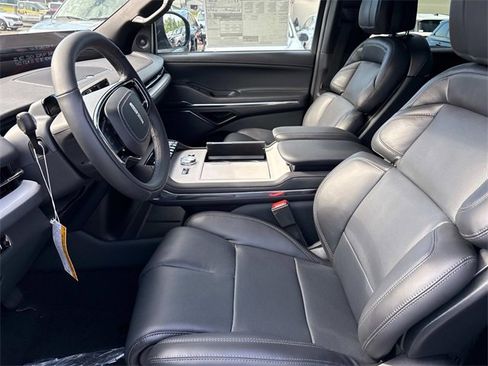 New 2025 Lincoln Navigator Reserve w/ Jet Appearance Package image 23