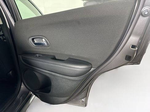 Used 2017 Honda HR-V LX image 27