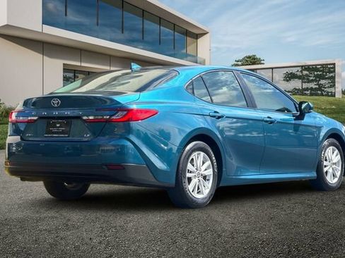 Used 2025 Toyota Camry LE FWD image 4