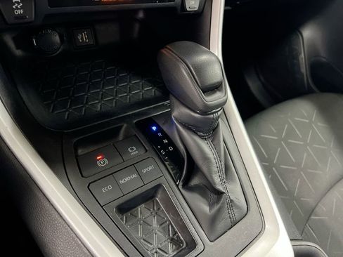 Used 2024 Toyota RAV4 XLE FWD image 18