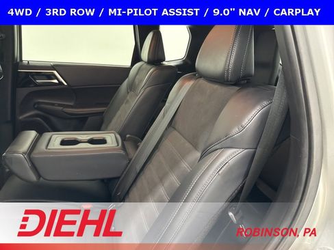 Used 2024 Mitsubishi Outlander SE image 19