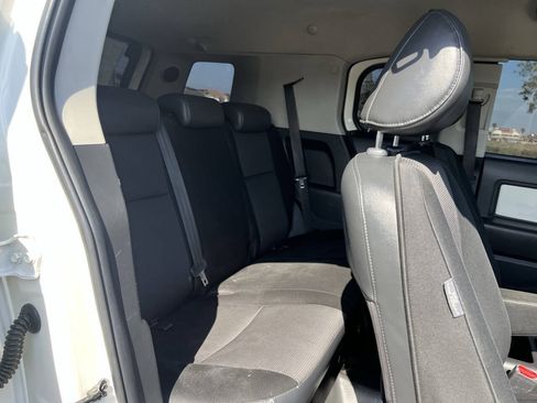 Used 2008 Toyota FJ Cruiser 4WD image 14