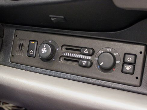 Used 1992 Porsche 911 America Roadster image 42