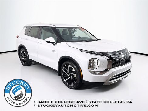 Used 2024 Mitsubishi Outlander 4WD Plug-In Hybrid image 1