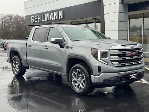 New 2026 GMC Sierra 1500 SLE image 2