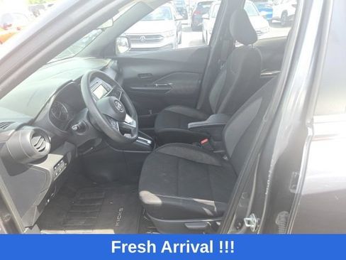 Used 2020 Nissan Kicks S FWD image 3