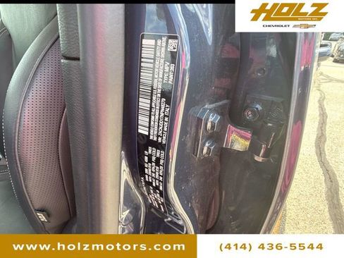 Used 2022 Jeep Renegade Limited w/ Sun, Sound & Wheels Group image 34