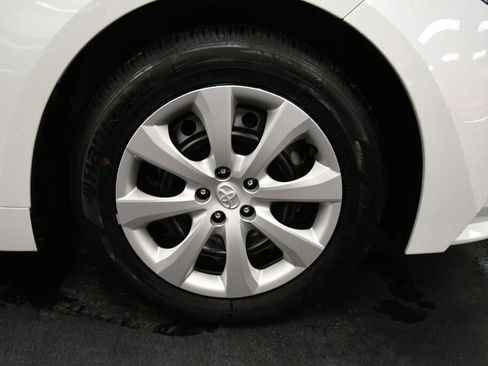 Certified 2025 Toyota Corolla LE image 28