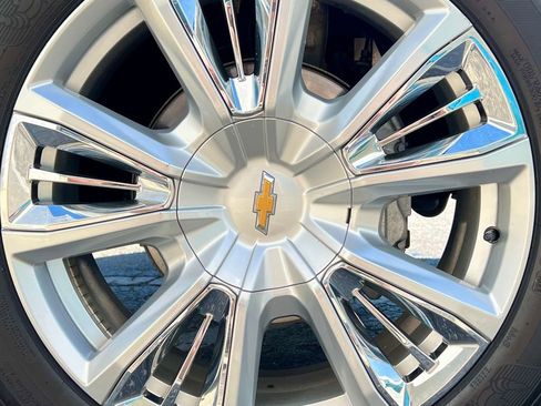 Used 2022 Chevrolet Tahoe High Country image 15