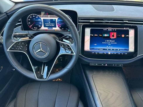 Used 2025 Mercedes-Benz E 350 Sedan image 18
