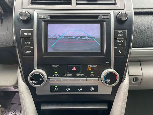 Used 2014 Toyota Camry LE FWD image 23