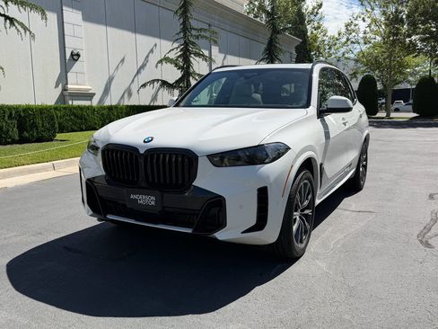 Used 2026 BMW X5 xDrive40i AWD/4WD image 3