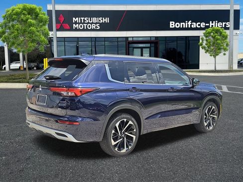 Used 2024 Mitsubishi Outlander SEL Black Edition FWD image 4