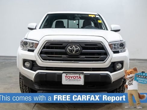 Used 2018 Toyota Tacoma SR5 image 2