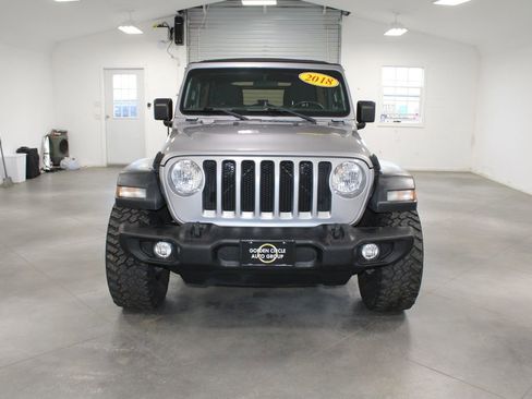 Used 2018 Jeep Wrangler Unlimited Sport S image 3