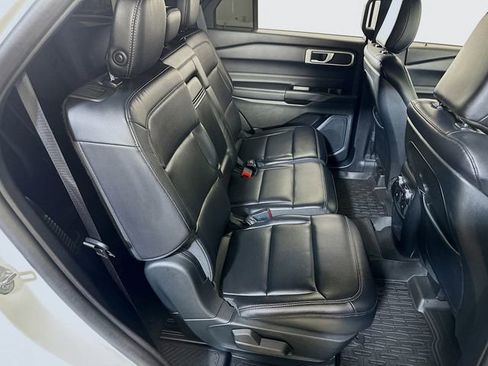 Certified 2020 Ford Explorer XLT w/ Equipment Group 202A image 13