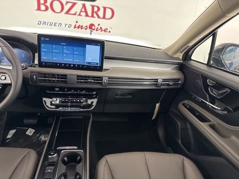 New 2026 Lincoln Corsair Premiere image 12