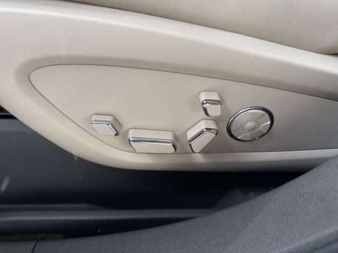 Used 2020 Lincoln Nautilus Reserve w/ Equipment Group 201A image 24