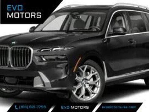 Used 2025 BMW X7 xDrive40i AWD/4WD image 1