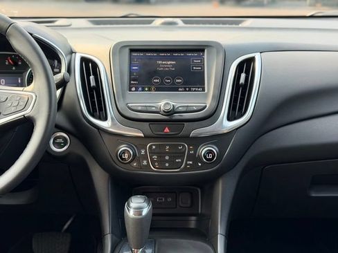 Used 2021 Chevrolet Equinox LT FWD image 23