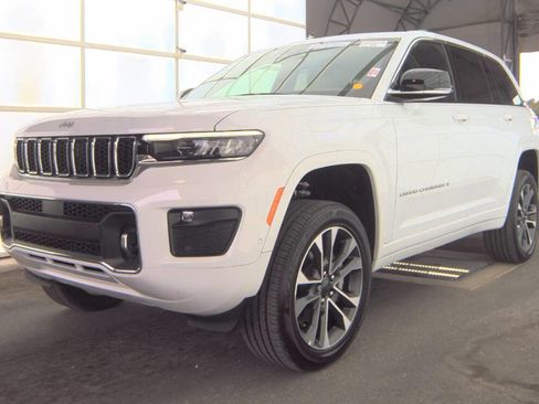 Used 2024 Jeep Grand Cherokee Overland AWD/4WD image 1