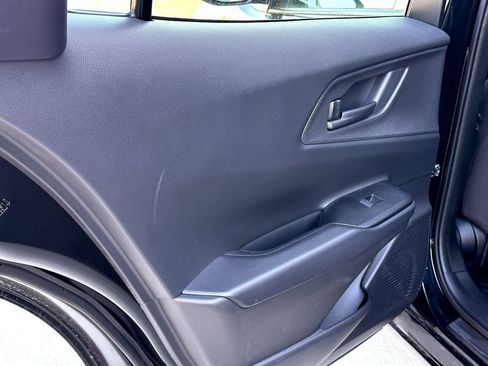 Used 2025 Toyota Prius Plug-In Hybrid FWD image 30