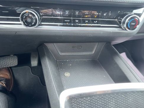 Used 2025 Chevrolet Equinox LT image 42