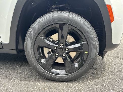 New 2026 Jeep Grand Cherokee L Limited AWD/4WD image 12