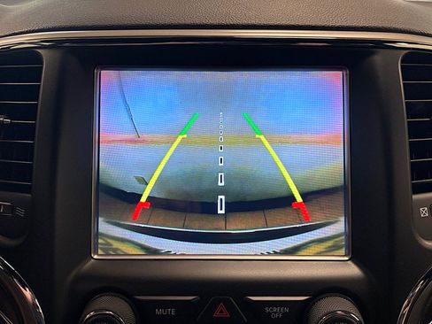 Used 2018 Jeep Grand Cherokee Limited AWD/4WD image 24