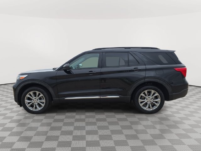 Used 2021 Ford Explorer XLT w/ Equipment Group 202A AWD/4WD image 4