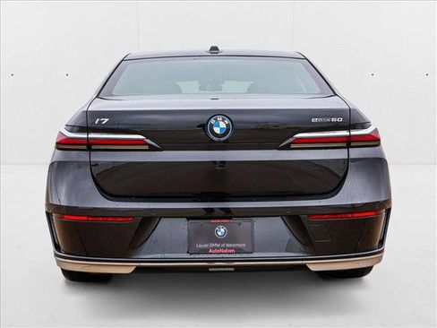 New 2025 BMW i7 eDrive50 w/ Premium Package image 6