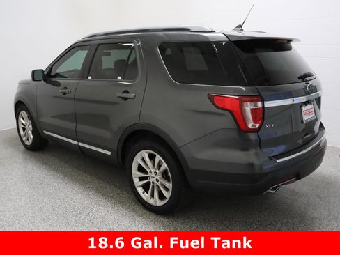 Used 2018 Ford Explorer XLT w/ Equipment Group 202A image 9
