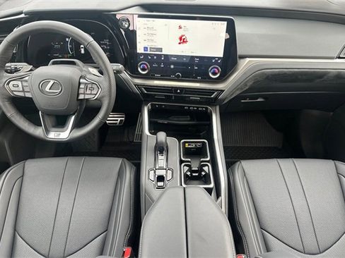 Used 2026 Lexus TX 500h AWD w/ Technology Package image 16