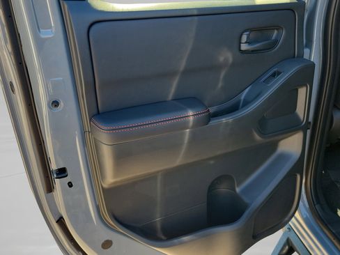 New 2026 Nissan Frontier PRO-4X w/ Pro-4x Convenience Package image 10