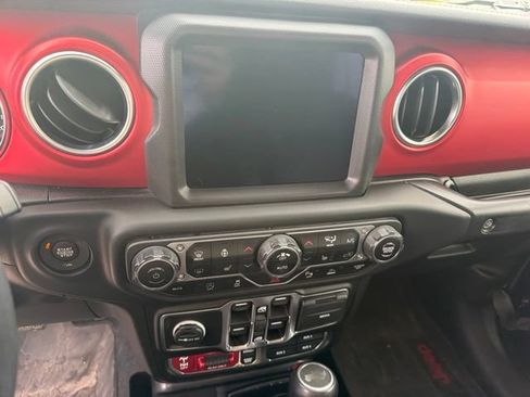 Used 2021 Jeep Wrangler Unlimited Rubicon AWD/4WD image 6