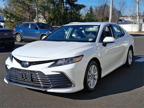 Certified 2023 Toyota Camry LE image 3
