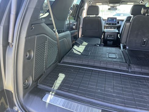 Used 2023 Chevrolet Tahoe Premier RWD image 38