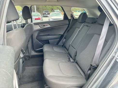Used 2024 Kia Sportage LX image 19