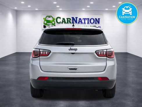 Used 2020 Jeep Compass Trailhawk image 5