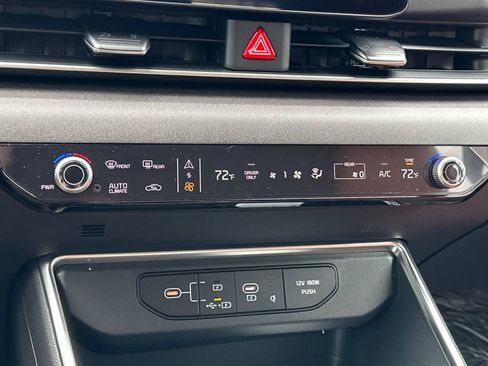 New 2026 Kia Carnival EX FWD image 22