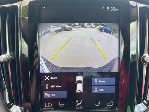 Used 2020 Volvo XC60 T5 Momentum FWD image 23