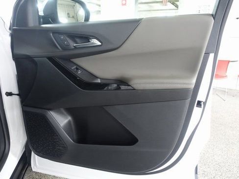 New 2026 Chevrolet Equinox LT w/ Convenience Package II image 24