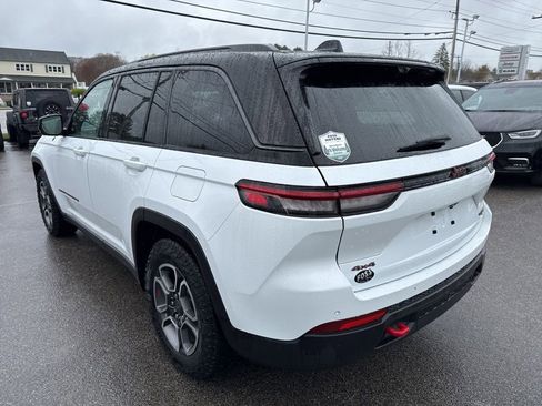 Certified 2022 Jeep Grand Cherokee Trailhawk w/ ADV Protech Group II AWD/4WD image 3