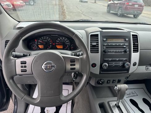 Used 2012 Nissan Frontier SV w/ SV Premium Utility Pkg image 8