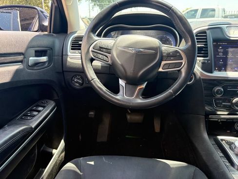 Used 2021 Chrysler 300 Touring w/ Sport Appearance Package RWD image 8