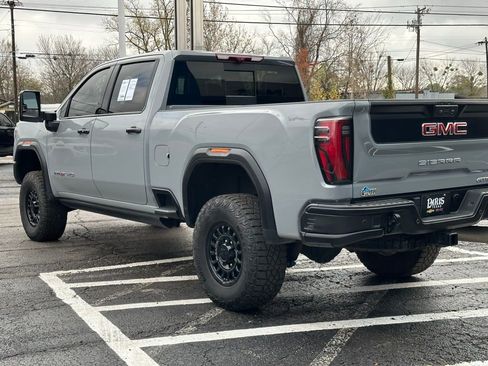 Used 2024 GMC Sierra 2500 AT4X w/ AT4X AEV Edition image 8