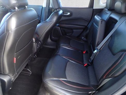 Used 2018 Jeep Compass Trailhawk image 9