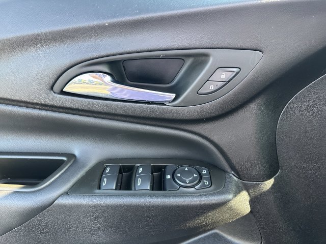 Certified 2024 Chevrolet Equinox LT w/ LPO, Floor Liner Package FWD image 23