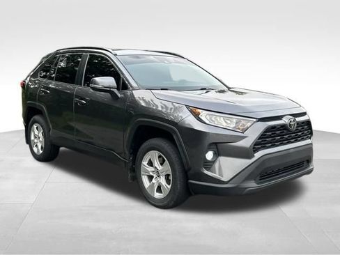 Used 2021 Toyota RAV4 XLE AWD/4WD image 7